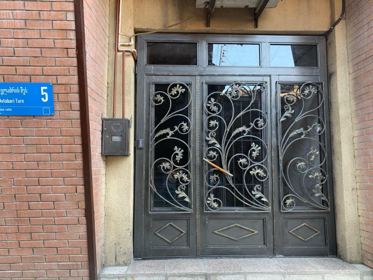 Lilika Apartments On Meskhishvili Τυφλίδα Εξωτερικό φωτογραφία